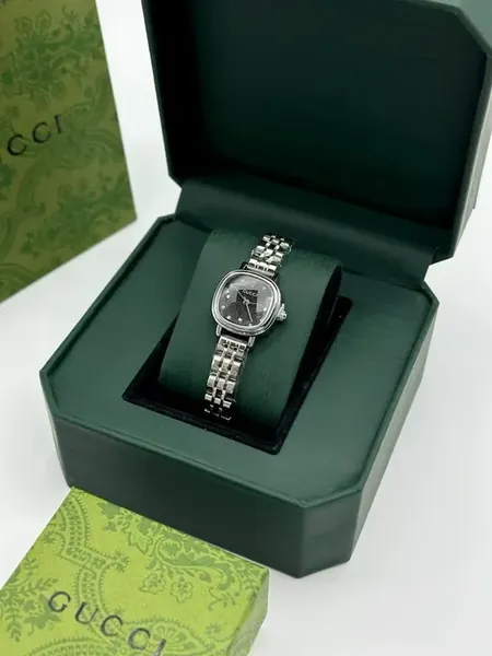 Женские часы Gucci
