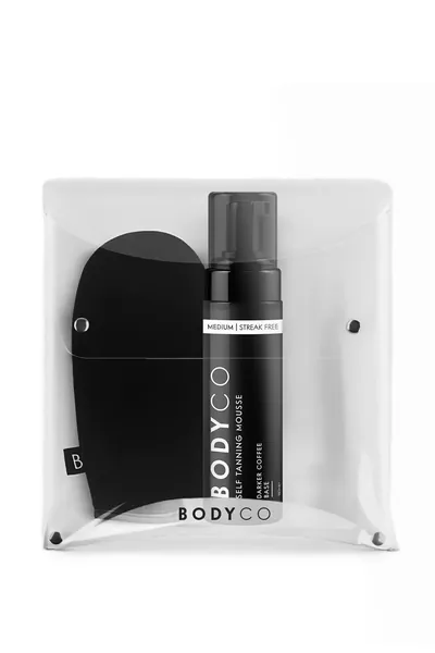 Bodyconclothes Мусс-автозагар для тела с натуральными экстрактами, 150 мл. Обеспечивает ровный и естественный золотистый оттенок без полос, быстро впитывается и интенсивно увлажняет кожу.
