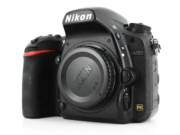 Зеркальный фотоаппарат Nikon d750 body