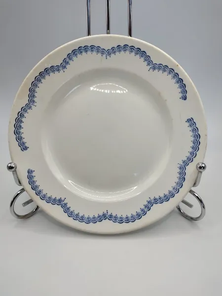 Тарелка с декором ЗИК, фаянс, СССР