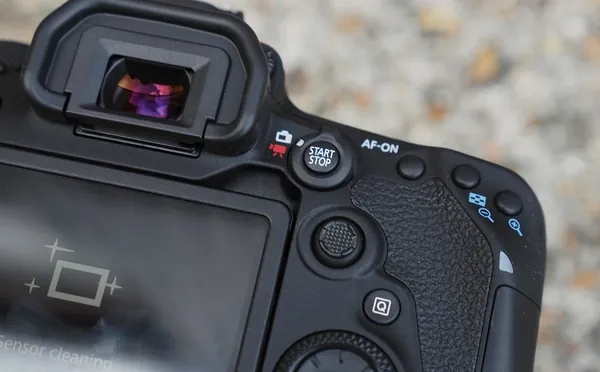 Фотоаппарат Canon EOS 90D Kit 18-135mm is USM NANO