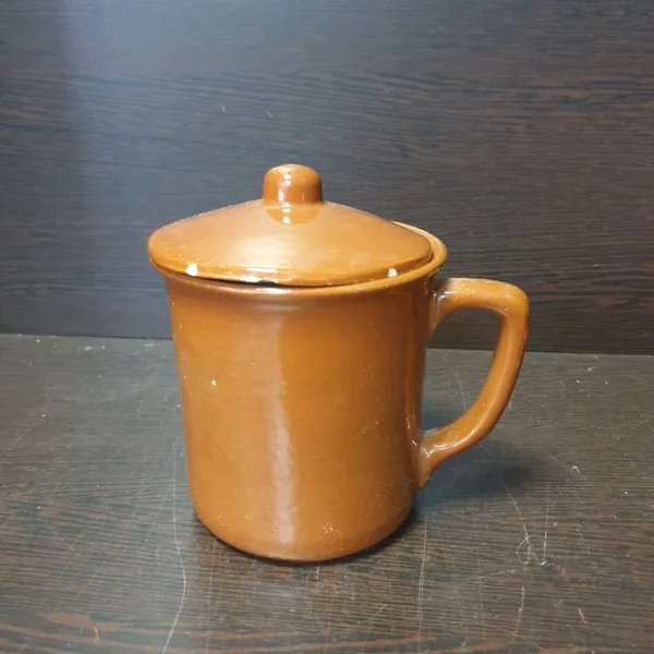 Винтажная кружка с крышкой СССР, сколы.Керамика